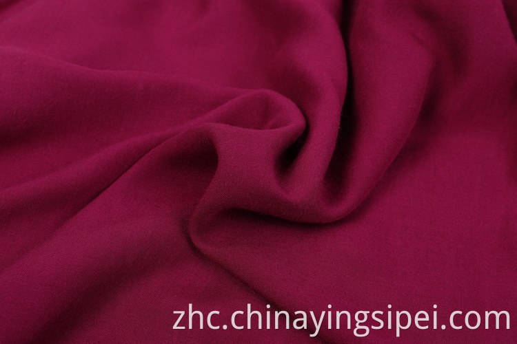 流行设计柔软的普通染色编织印刷100％人造丝Vioile Fabric卷